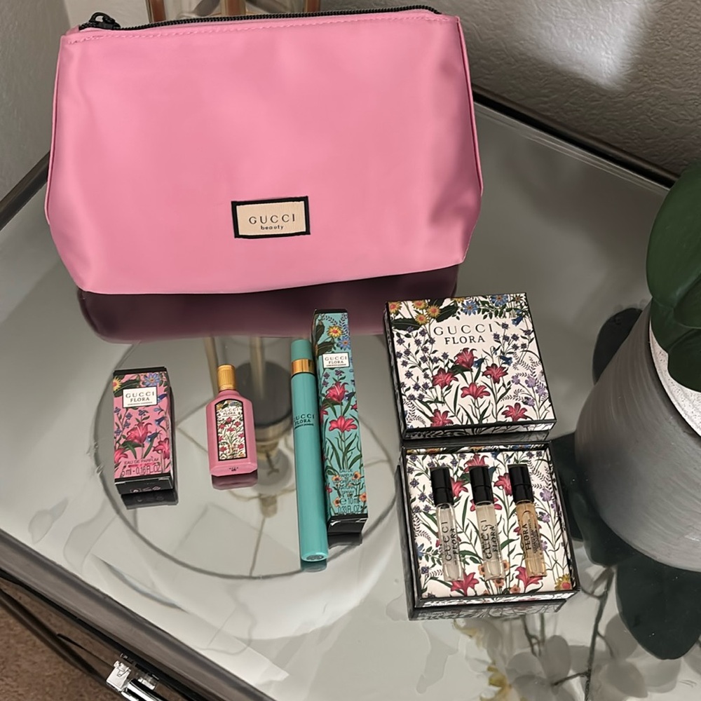 BRAND NEW GUCCI MAKEUP BAG AND FRAGRANCE MINIS